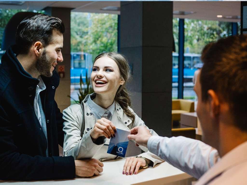 Q Hotel Plus Βρότσλαβ Δωμάτιο φωτογραφία