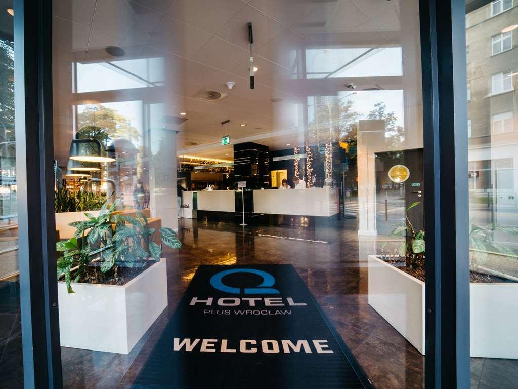 Q Hotel Plus Βρότσλαβ Δωμάτιο φωτογραφία