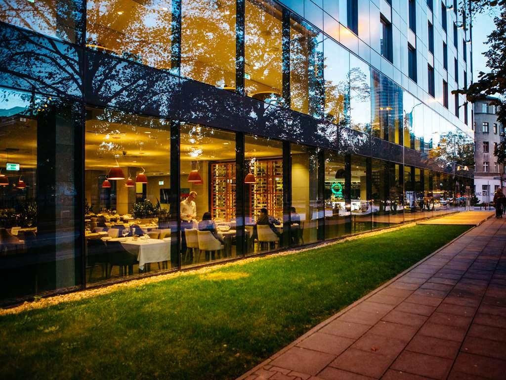 Q Hotel Plus Βρότσλαβ Δωμάτιο φωτογραφία